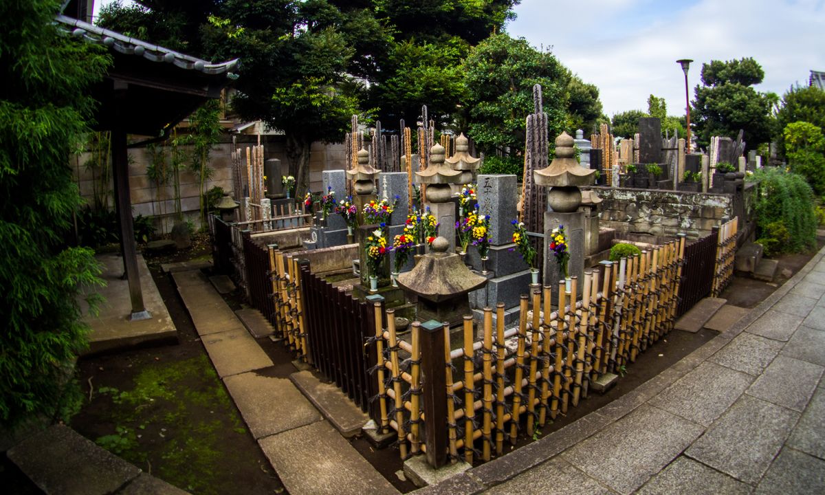 A quiet corner in Yanaka Cemetery (Shutterstock)