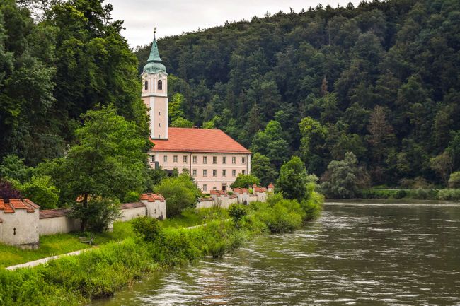 Weltenburg Abbey (Shutterstock)