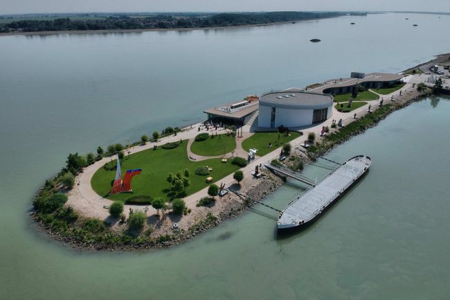 Danubiana Meulensteen Art Museum, Bratislava (Shutterstock)