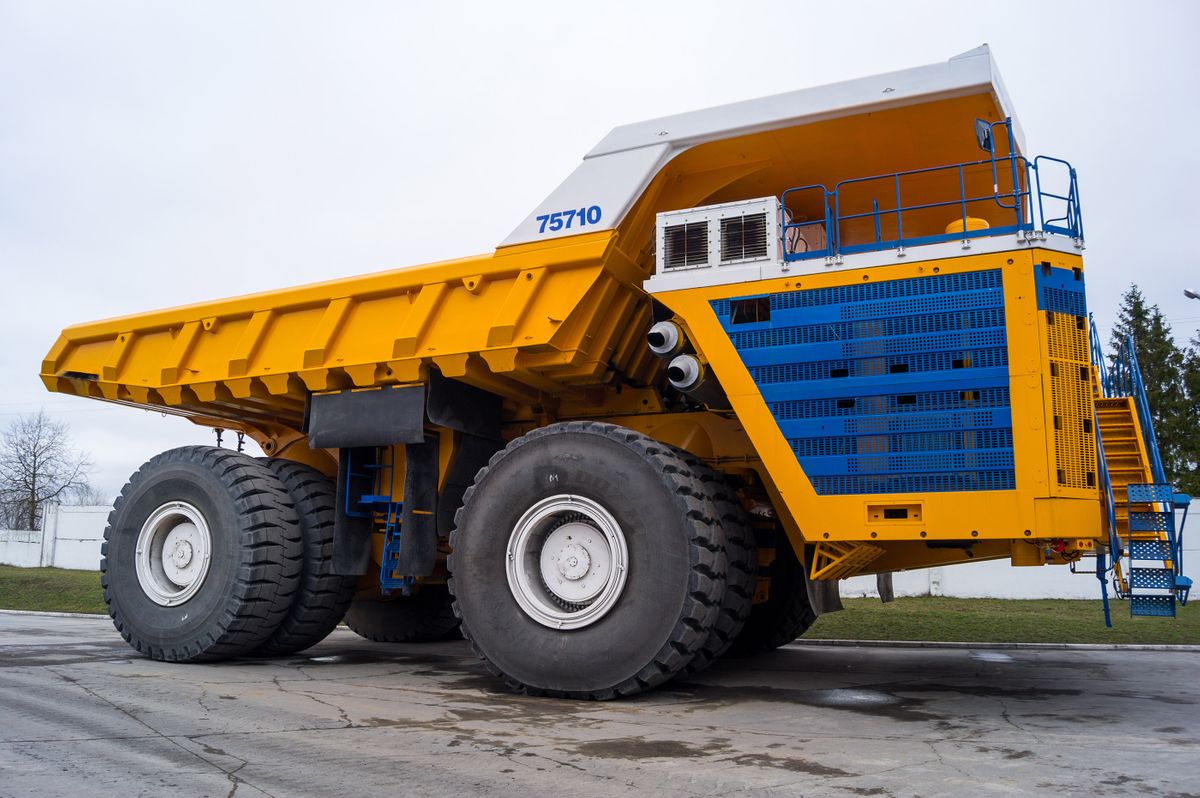 The BelAZ 75710 in all its heavy machine glory (Shutterstock)