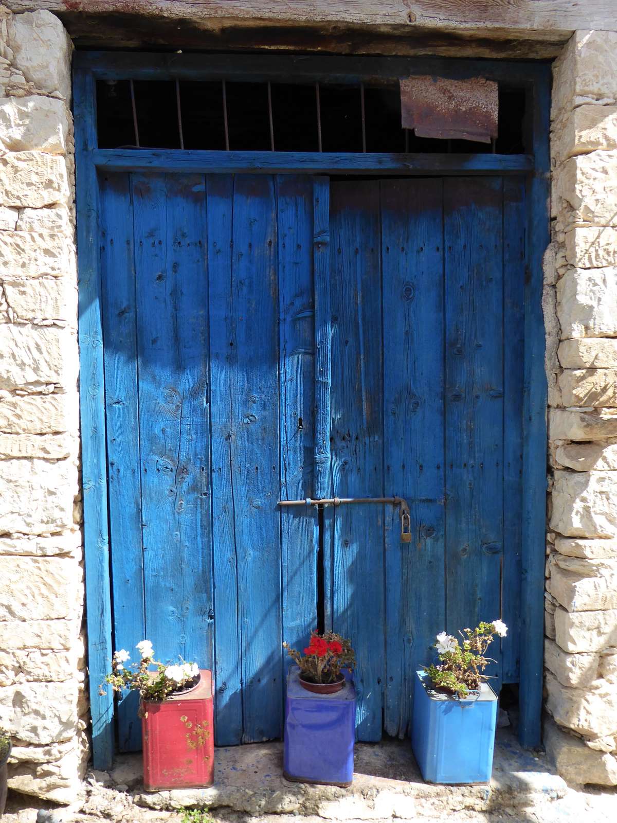 A doorway in rural Cyprus (Helen Moat)