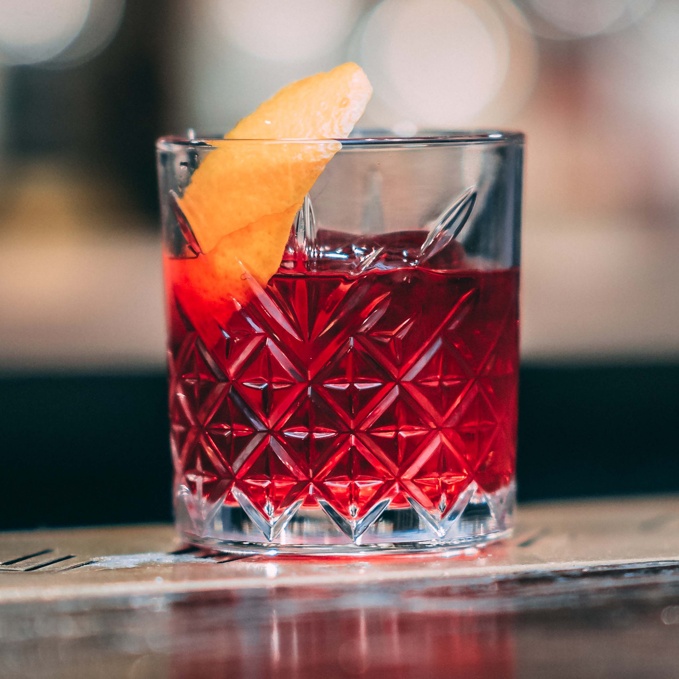 How to make a classic Italian negroni cocktail | Wanderlust