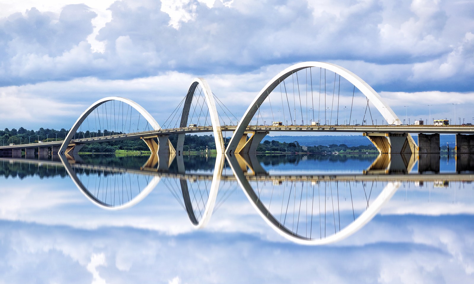 Quiz: Can You Identify These Famous Bridges and Viaducts? | Wanderlust : The incredible picture capturing an stunning scenery. Its hues are just vibrant and combination perfectly. Its layout is wonderful, with its features are also highly sharp.