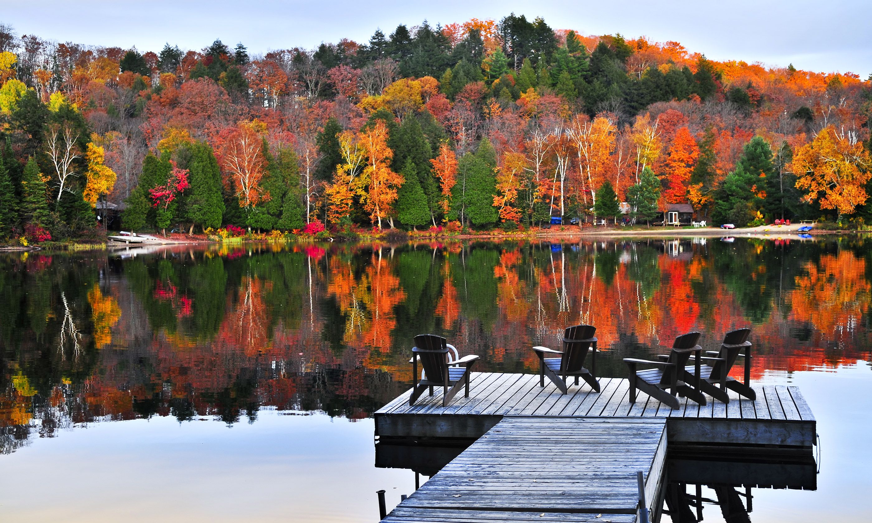 One of the Muskoka lakes in autumn (Shutterstock)