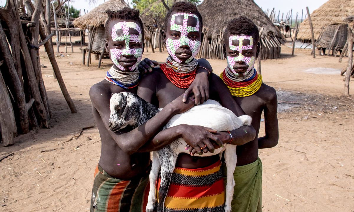 Karo tribe in Omo Valley (Shutterstock)