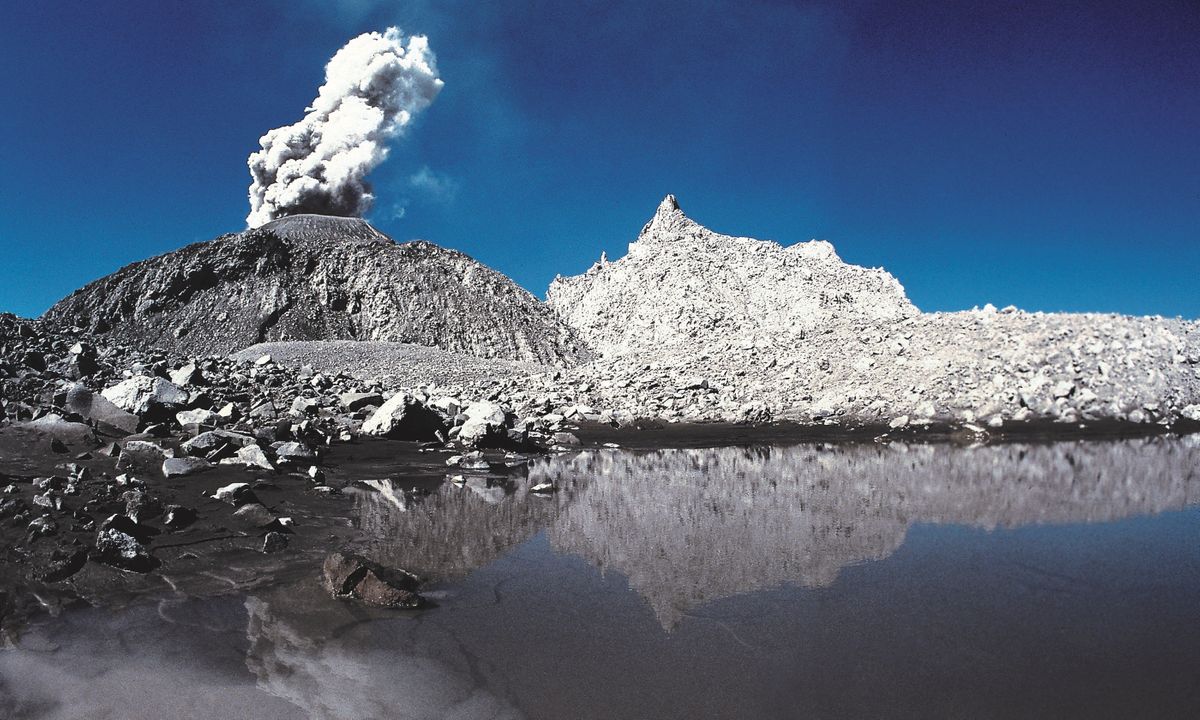 Acatenango, grumbling (Select Latin America)