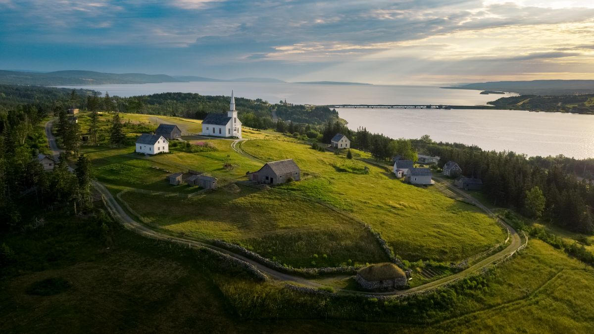 Explore Nova Scotia’s Cape Breton Island Explore Nova Scotia’s Cape Breton Island