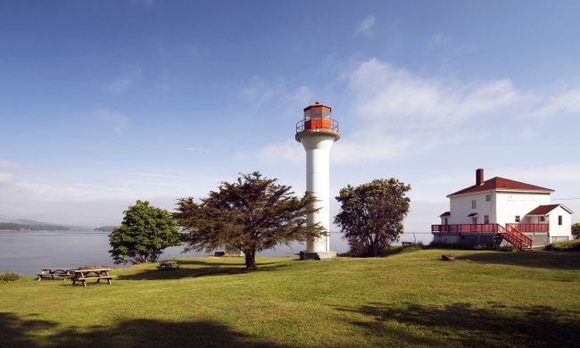 The lighthouse on Maine Island (Shutterstock)