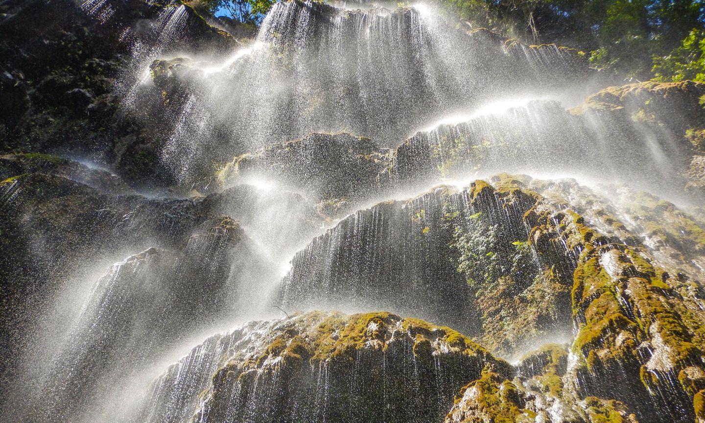 Tumalog Falls (Dreamstime)