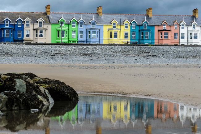 Beaches and birdwatching await in Borth (Shutterstock)