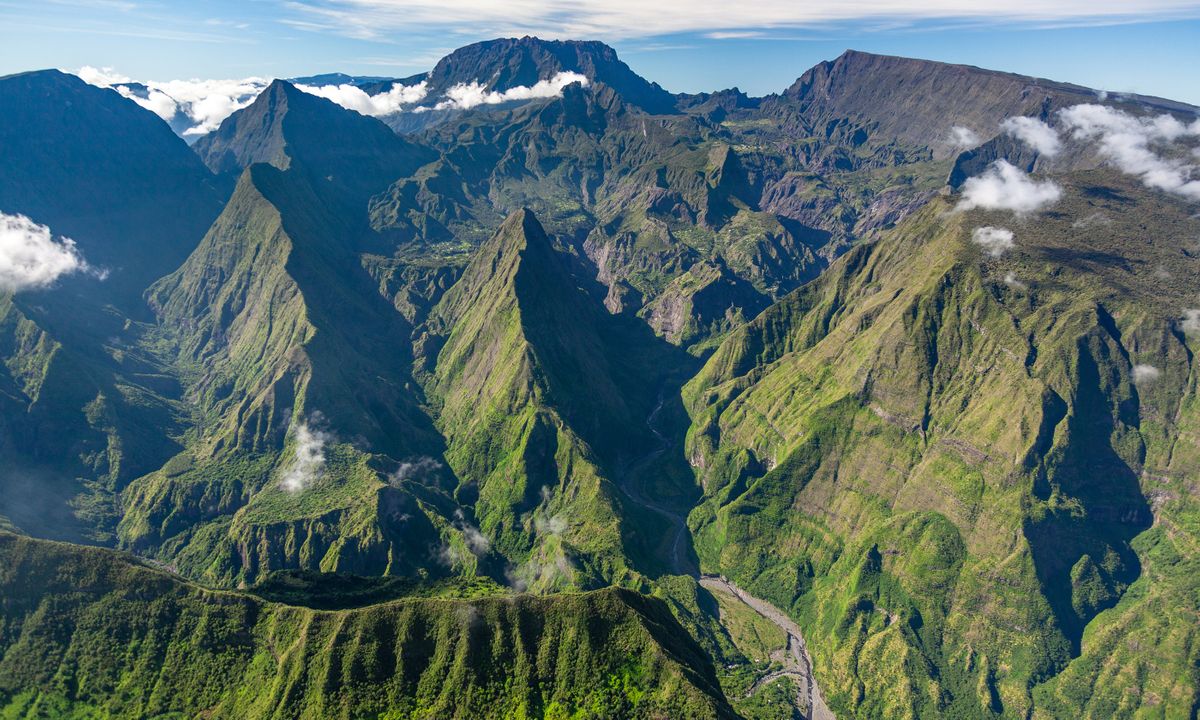 The rugged interior of Reunion (Dreamstime)