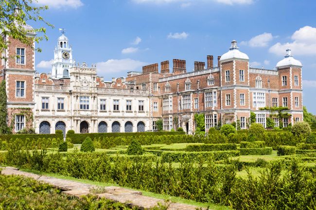Where Is The Crown Filmed Netflix Show S Top Filming Locations Wanderlust