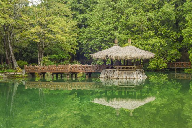 Hồ chị em ở Khu danh lam thắng cảnh quốc gia Alishan (Shutterstock)