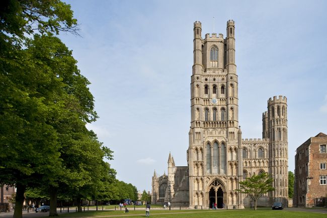 Where Is The Crown Filmed Netflix Show S Top Filming Locations Wanderlust