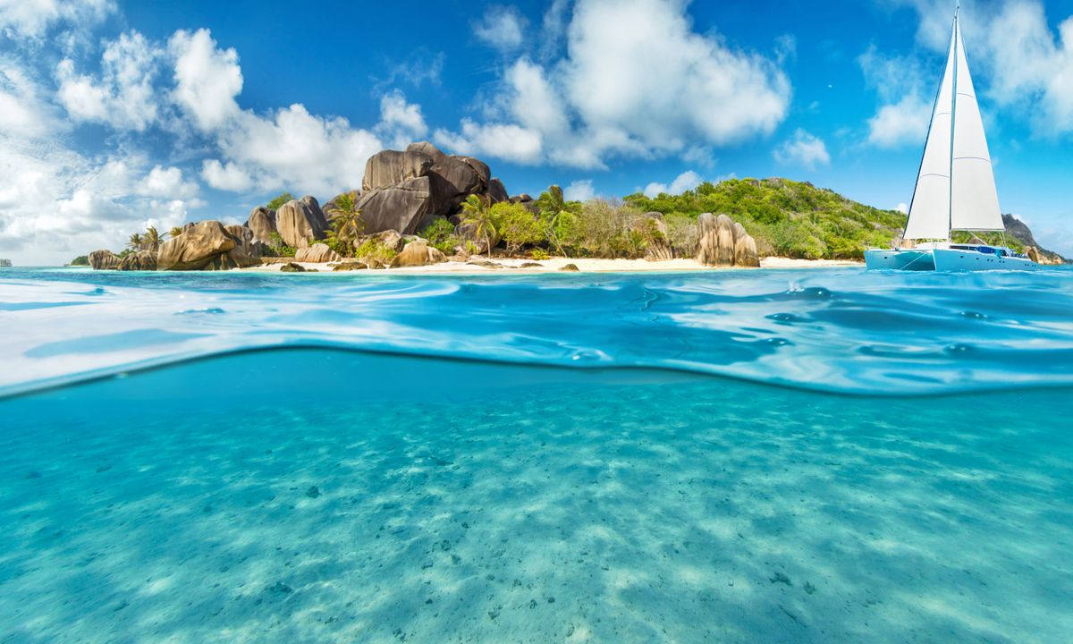 Exploring the Seychelles by boat (Shutterstock)