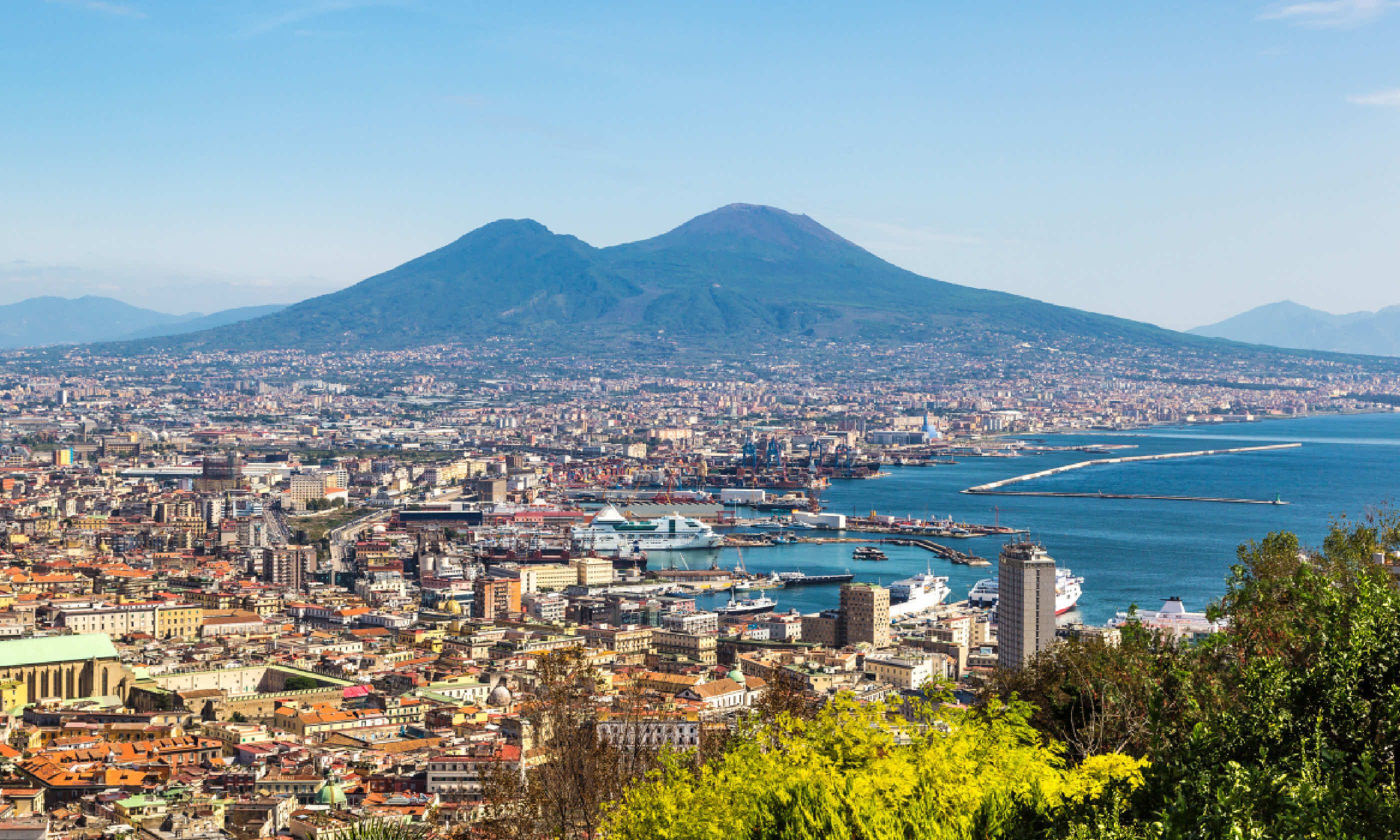 Mount Vesuvius overlooking Naples (Shutterstock)