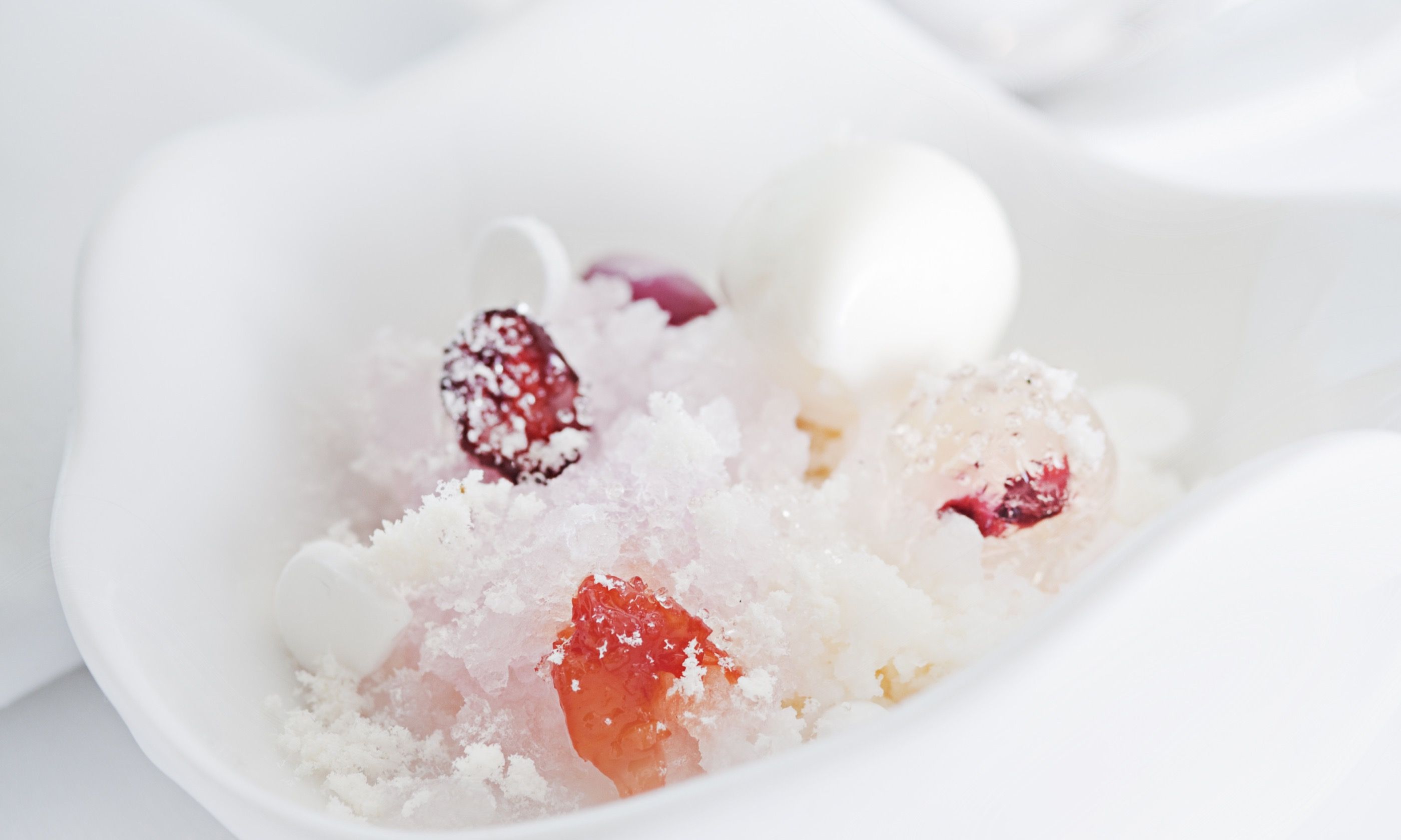 Dessert at the Quay Restaurant (Penelope Beveridge / Destination NSW)