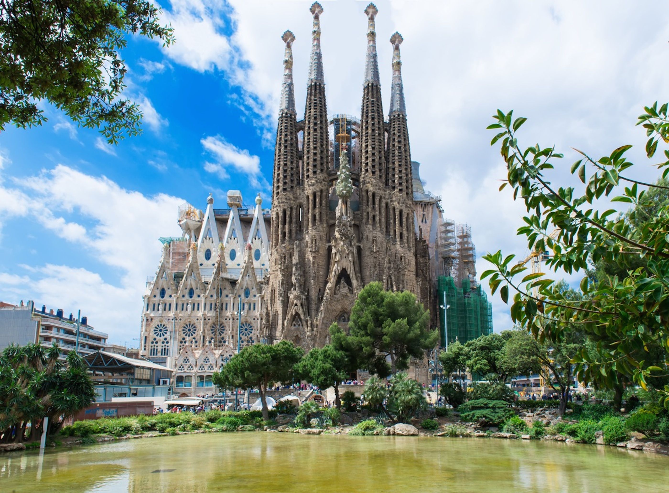 Discovering the Hidden Gems of Barcelona Beyond the Iconic Sights