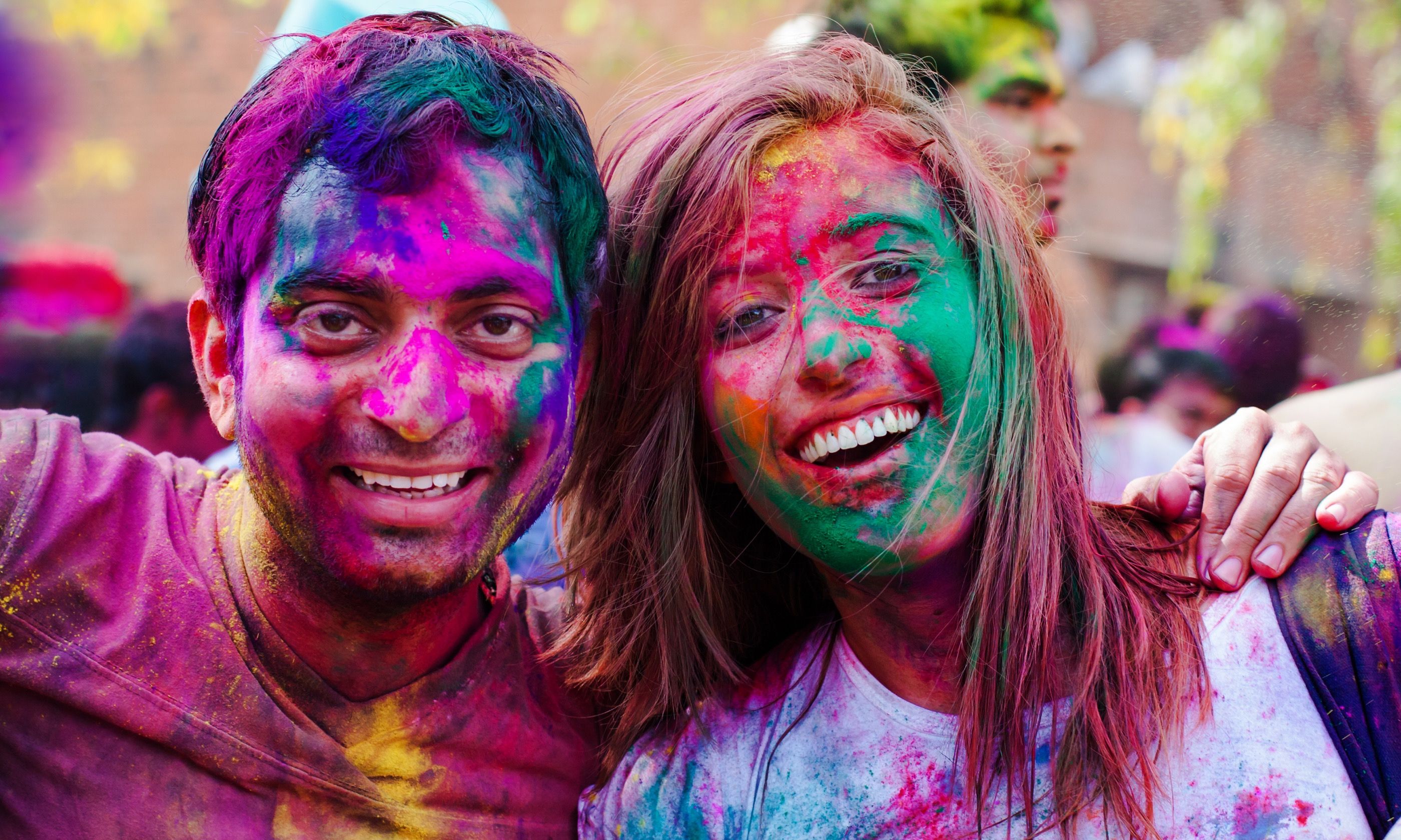 Traveller enhjoying Holi Festival in India (Dreamstime)