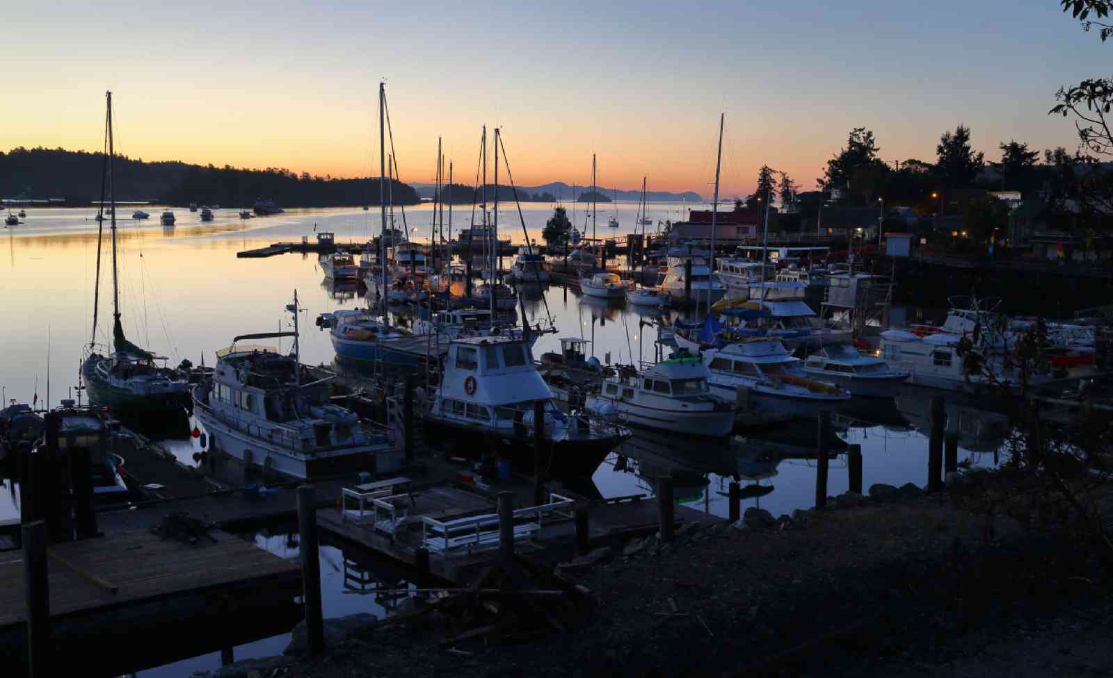 Salt Spring at dawn (Shutterstock) 