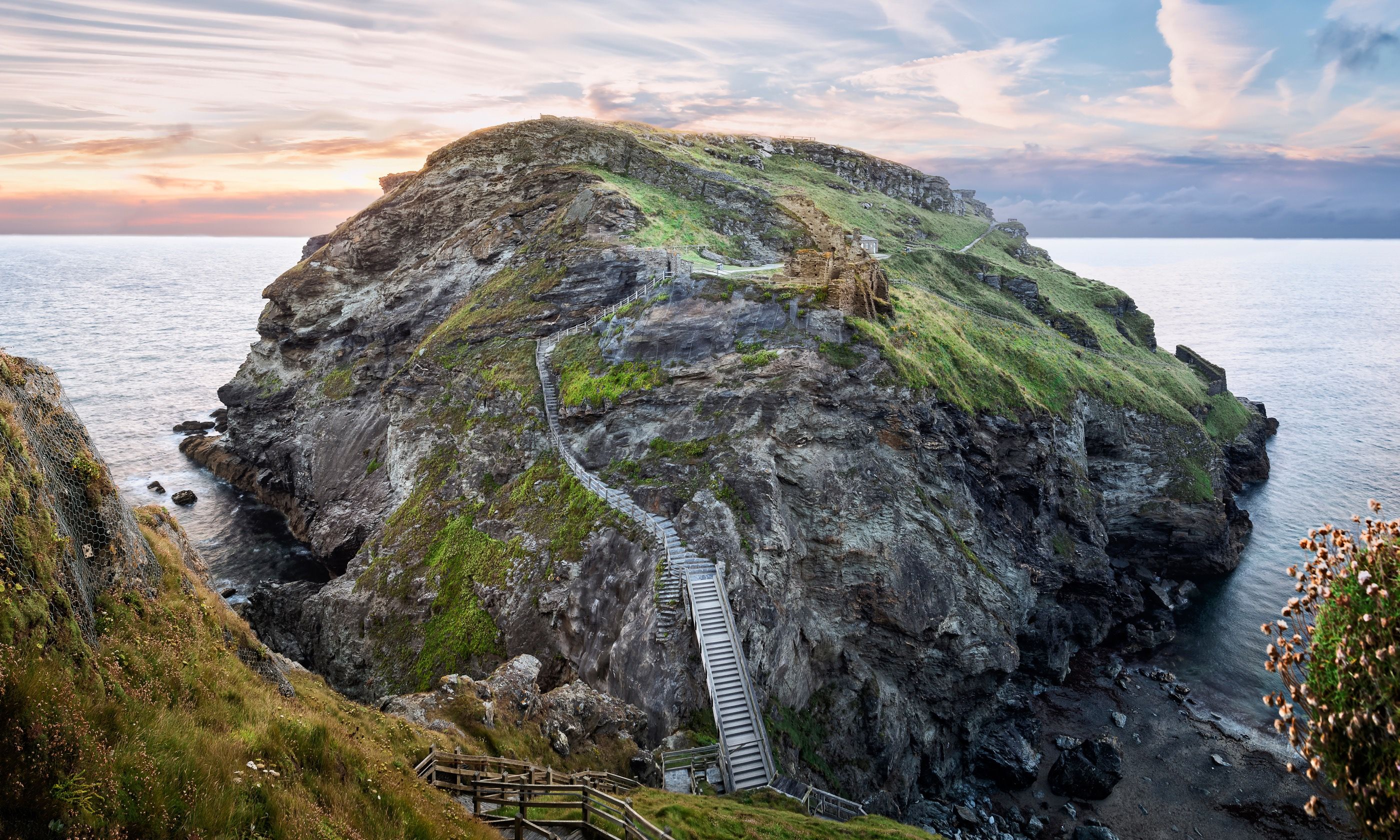 Ruins of Tintagel Castle (Dreamstime)