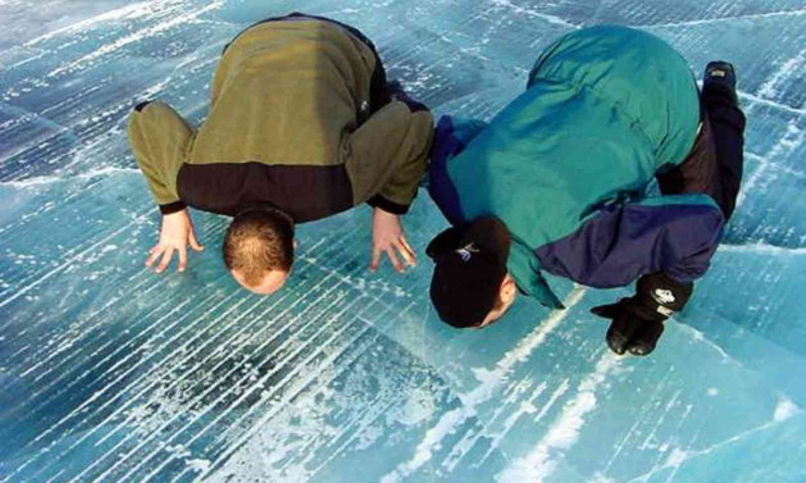 Kissing the 'tarmac' on Canada's ice road (Windows on the World)