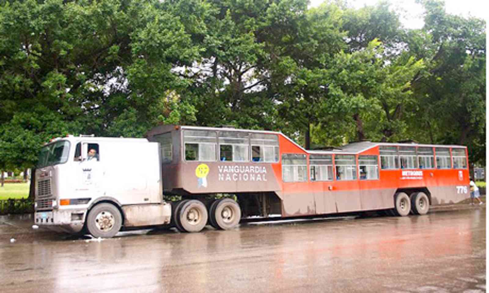 Camel Bus, Cuba (Wiki Images, Panther)