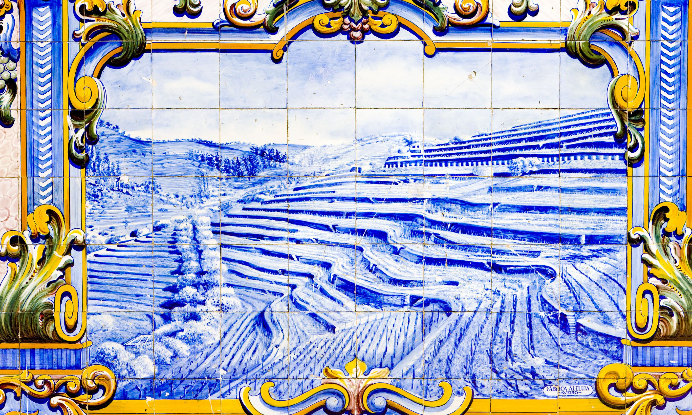 Tile featuring the Douro Valley (Shutterstock.com)