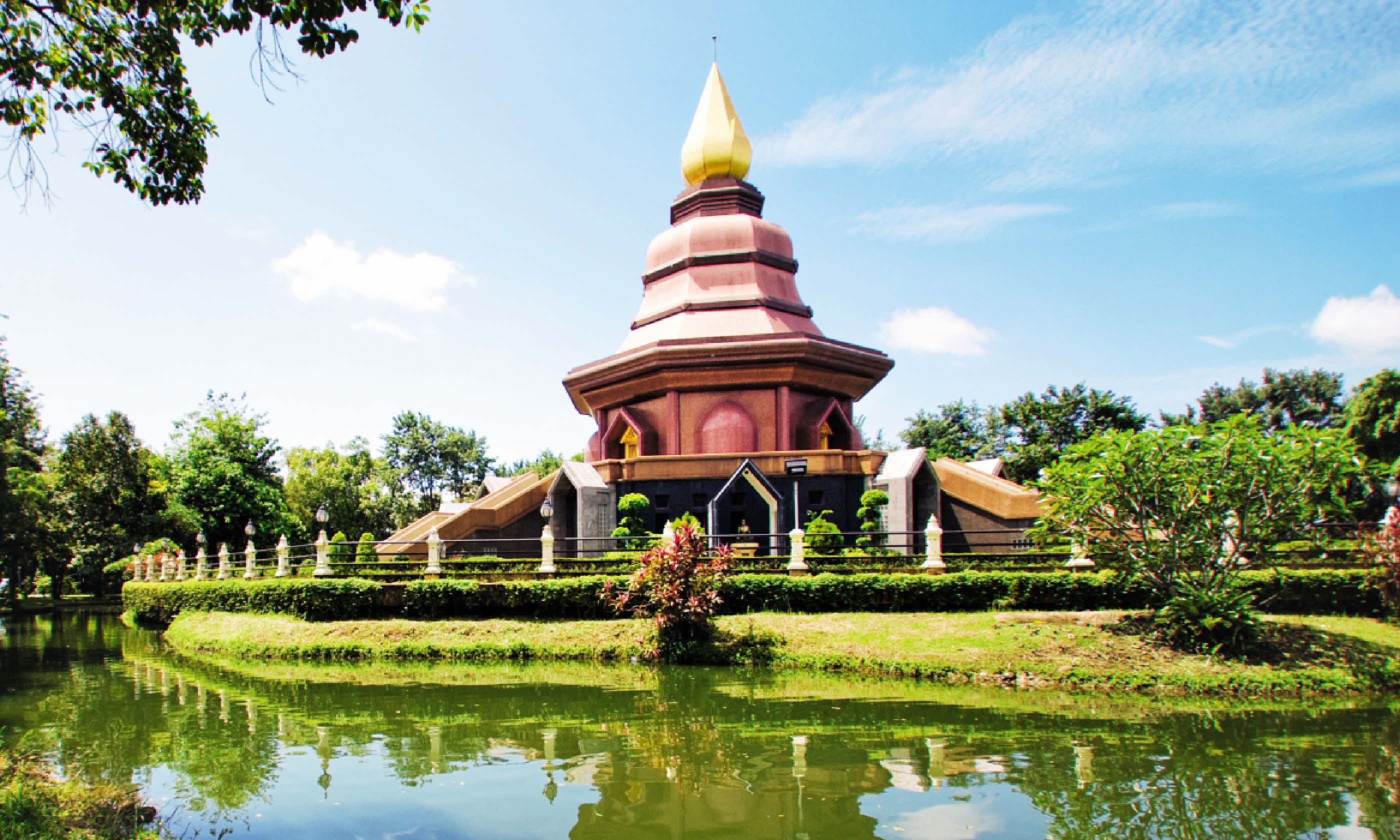 Phi Lom temple on Koh Chang Island (Dreamstime)