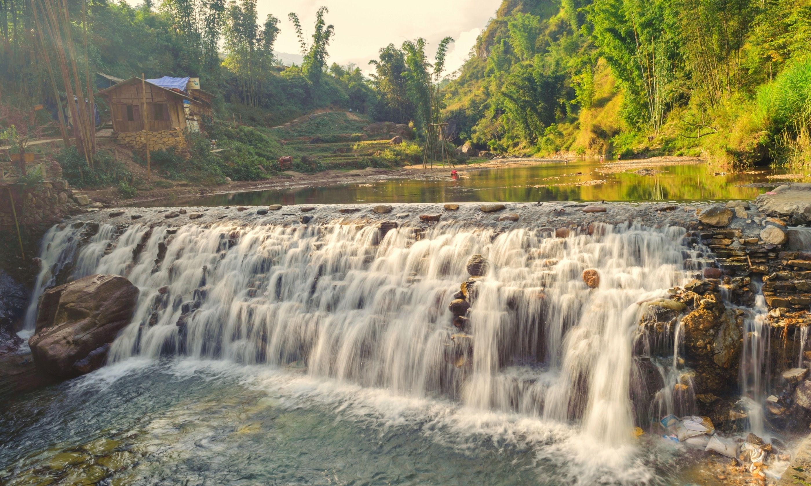 Little Tien Sa waterfall (Shutterstok.com) 