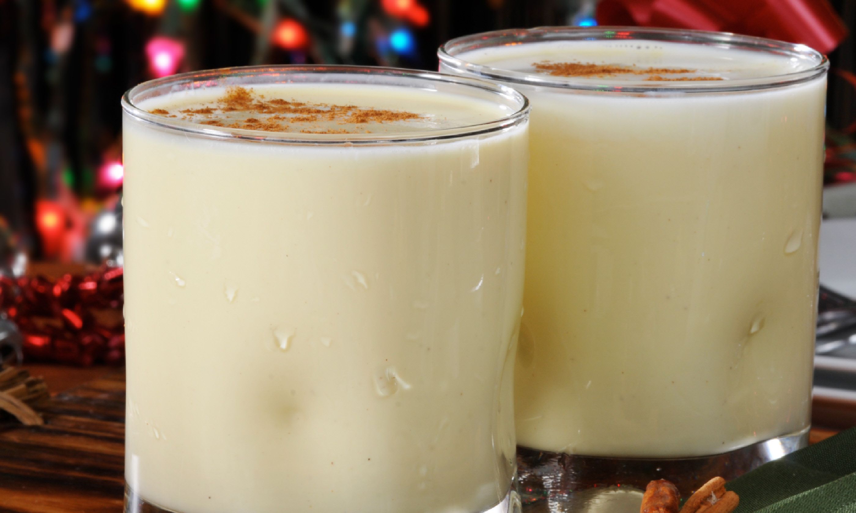 Eggnog with cinnamon sticks (Shutterstock)