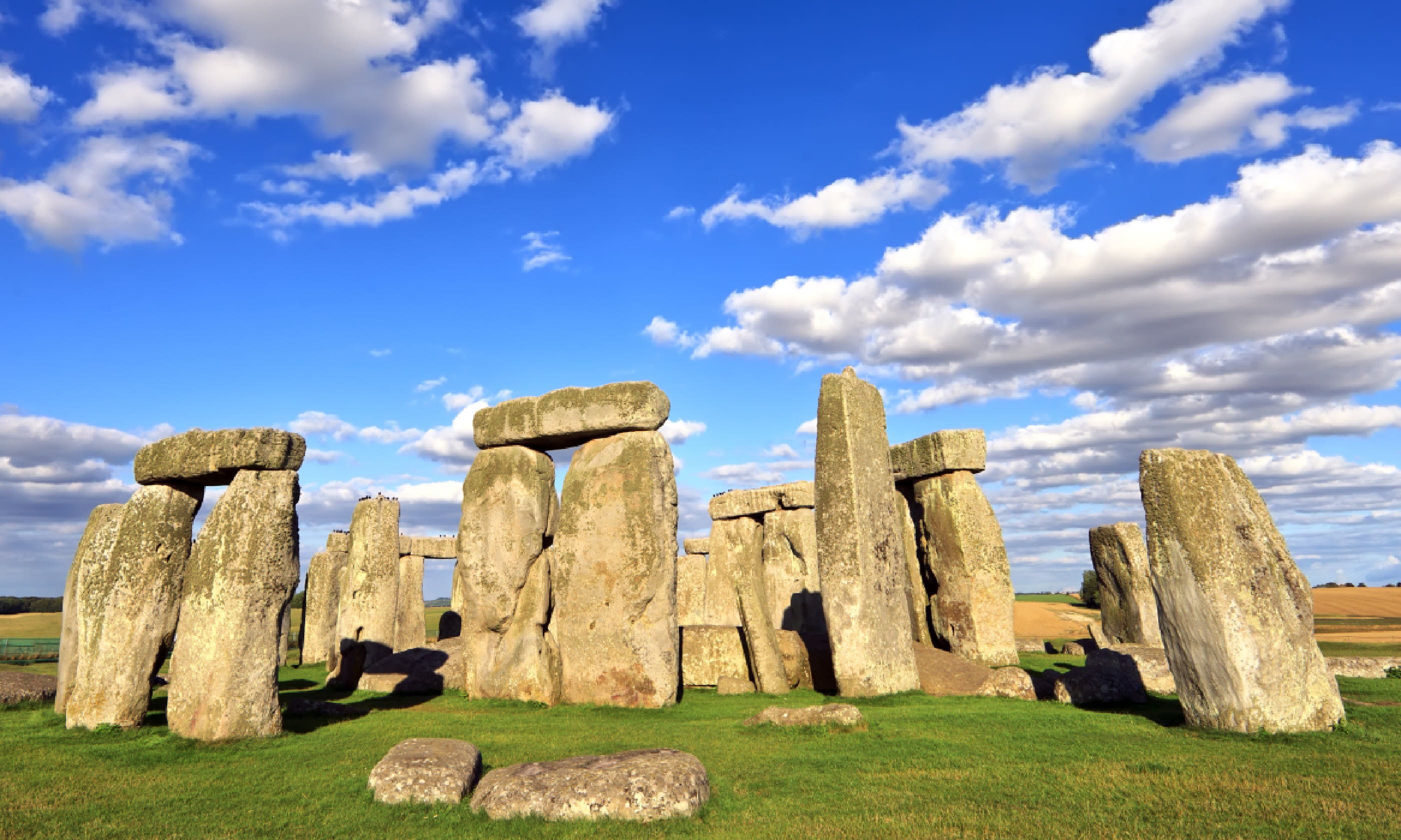 Stone Henge (Shutterstock)